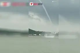 今日下午江门崖南出现“龙吸水” 水柱直插云霄视频封面