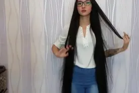 美女长发很直很滑顺，披着的时候，气质范十足视频封面