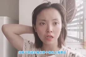 露露在家学习垃圾分类，卫生纸是干垃圾还是湿垃圾，有没有知道的视频封面