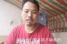 流浪汉每天吃的食物是从那里来的，流浪汉负债哥来告诉你真相。