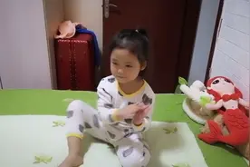 给予表现，想得到表扬的妞宝