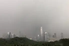 罕见画面！深圳最高楼被闪电击中瞬间：哪位道友在此渡劫？