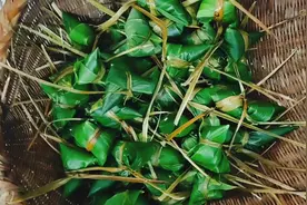 香菇莲子猪肉粽家常做法，用高压锅煮怎么吃都不腻，你也可以试试视频封面