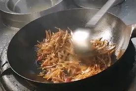 饭店大厨用这种方法炒酸萝卜，制作简单，入口酸爽，我怎么没想到