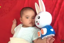 哈哈用小兔子益智玩具早教机把小宝宝给哄睡着了视频封面