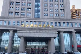 去长春社保中心办理社保关系转移，7点40到，8点半办完，人不太多视频封面
