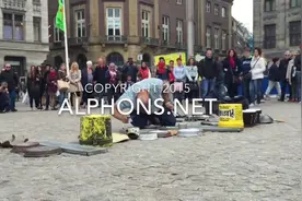 街头自制乐器的美妙音乐在这里视频封面