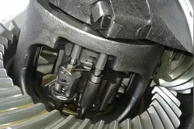 简单聊什么是全时四驱、什么是中差锁