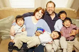 为什么外国人都喜欢领养中国小孩，尤其是残疾小孩？看完你就知道视频封面