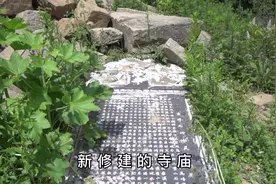 秦岭山上的古寺庙，师父送给植二哥一串开光手串，避邪保平安