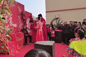 山东中式婚礼，喜奶奶上场视频封面
