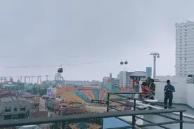 马来西亚🇲🇾云顶酒店的中国🇨🇳美女，你的歌声真嘹亮。视频封面