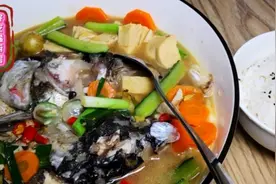 《黄皮鱼头豆腐汤》你吃过吗？清热解毒营养又好吃，你也试试