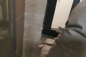 精装房窗户有小缝隙，带着金表小哥用填缝剂补缝，你学会了吗？视频封面