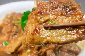 厨师长分享家庭黑椒大排做法，腌制过程详细，够大块够入味