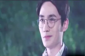 拢龙角色混剪98K眼神杀，狙到你根本停不下来，网友：血槽秒空！视频封面