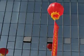 啊波和家属在邢台平乡县儿童童车会展中心，童车种类繁多挑选中意视频封面