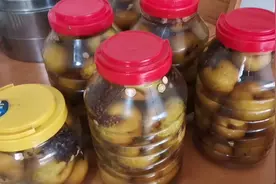 大理家常版泡梨只放甘草和紫苏，有人说吃了脖子痒是因为放了香料