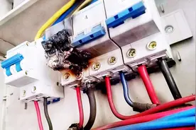 办公室电脑集体烧坏，维修电工百年不遇的故障，三相电源断总零线视频封面