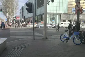 去看看内蒙古鄂尔多斯市东胜区繁华街视频封面