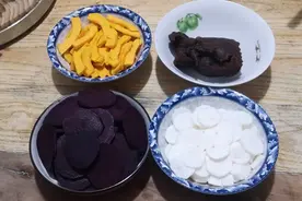 三色豆沙馅醪糟汤圆，不仅颜色红看还好吃，儿子说好香呀😋😋视频封面