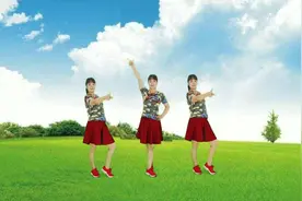 八月最新广场舞《谁家的姑娘》64步好看好听，大家都来美美美