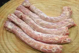 鸭脖这样吃真是够绝味！厨师长分享家常红烧鸭脖做法，香辣过瘾视频封面