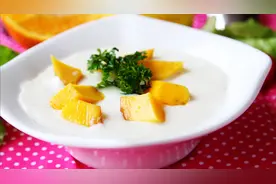 只需3种简单食材，鲜奶吧老板教你用牛奶自制双皮奶