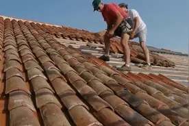 老房子年久失修怎么办？看看法国小哥如何修复破损老宅视频封面