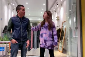 节后的快递太多了，送货的师傅都忙不过来川妹子自己去拿快递视频封面