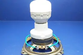 家里总是停电，牛人教你自制免费自由能应急电源，不再为照明犯愁视频封面