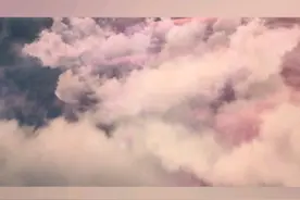 banner n. 旗帜 标题 大横幅