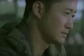 三名通缉犯，在船上吃饭，不料遇到警察，还好有贵人相助！视频封面