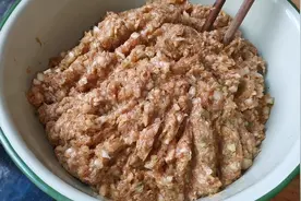 茴子白饺子馅好吃有窍门！农村大妈教您原始做法，保证吃了忘不了