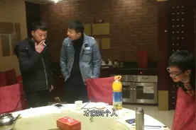 一年不见的老同学变化好大，各各都是大老板，不服都不行