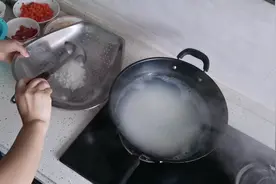 正宗四川孔干饭做法，小孩吃了两大碗，还了碗米汤。挑食宝贝必备