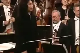 维也纳国家交响乐团演奏《红色娘子军》太惊艳了！视频封面