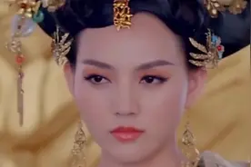 清朝妃子喜欢留长指甲，她们平时会不会不方便？答案很简单视频封面