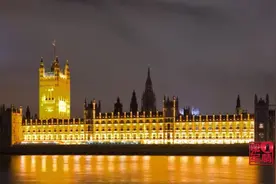刚刚，英国率先出手，美伊之战真的要开打？视频封面