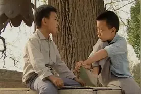 孩子考了91分，熊孩子却只考46分，一回家农村女拿鸡毛掸子撵着打视频封面