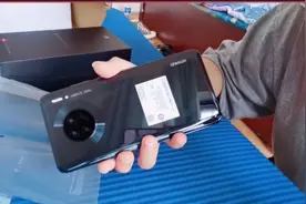 新买的华为mate30 5G手机这也太漂亮了，隔空操作这也太炫了吧～视频封面