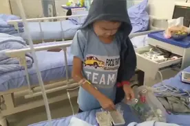 13岁尿毒症男孩肾脏移植后的日常，看看他现在恢复的怎么样？视频封面