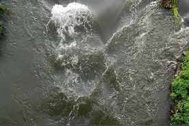 太行山的水流经过新乡市共产主义渠的壮观景色。视频封面