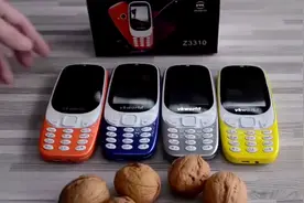 诺基亚到底有多坚硬，牛人将50斤壶铃砸下去，结果太牛了！