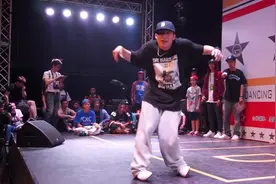 这！就是街舞 Xcrew 流氓兔 VS OG 亮亮视频封面