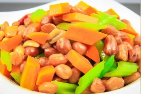 厨师长分享五香花生米卤制技巧，花生清脆味道香，美味的下酒菜