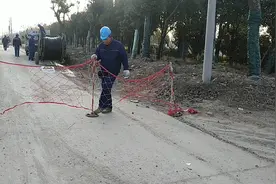 10kv线路施工：1停电2验电3掛地线4掛禁放合闸标示牌5装设围栏网视频封面