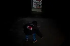 这跳的是什么舞，咱也不懂，也不敢问