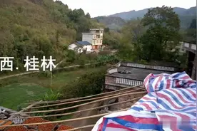 小伙在老家安装大功率无限wifi设备，覆盖全村，免费上网视频封面