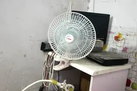 直流太阳能12V电风扇能吹一晚上风，用电不花钱。